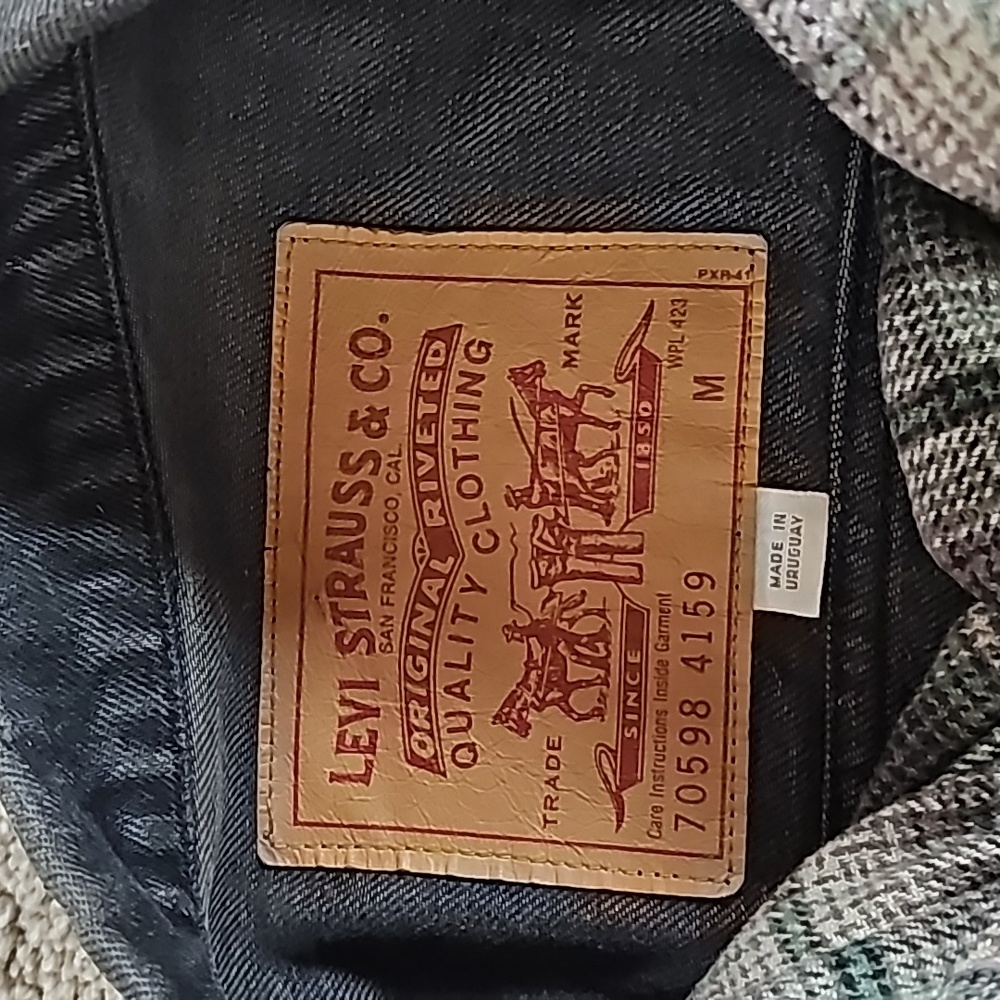 Levis trucker jacket circa 1989, Size medium. With Bullhead size medium insulat. - Picture 6 of 14